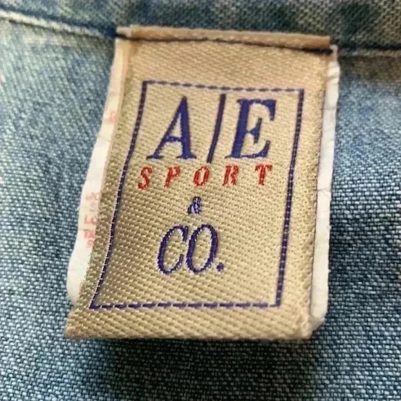 Vintage AE sport button-down, short sleeve, 100% cotton,  beads and embroidery - Picture 5 of 7